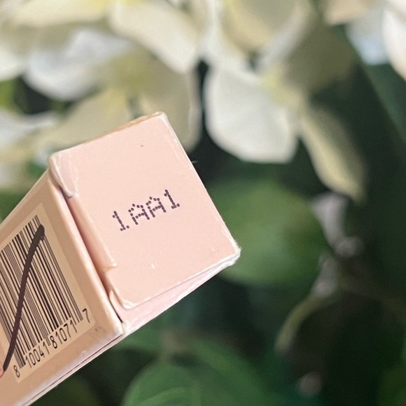 ONE/SIZE BROWKIKI • MICRO BROW DEFINING PENCIL • VARIOUS COLORS AVAILABLE - Picture 12 of 13